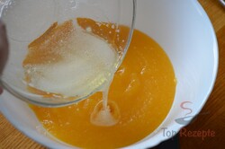 Zubereitung des Rezepts Sonnengruß – Einfacher Quarkkuchen mit Aprikosen, schritt 10