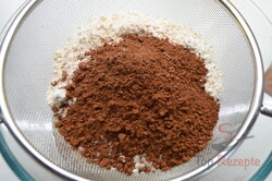 Zubereitung des Rezepts Schokoladenkuchen mit Nuss-Schokoladenglasur, schritt 1