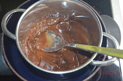Zubereitung des Rezepts Schokoladenkuchen mit Nuss-Schokoladenglasur, schritt 5