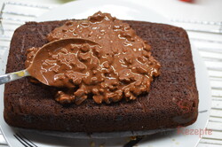 Zubereitung des Rezepts Schokoladenkuchen mit Nuss-Schokoladenglasur, schritt 7