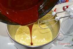 Zubereitung des Rezepts Einfache Honigtorte mit Saurer-Sahne-Creme, schritt 6
