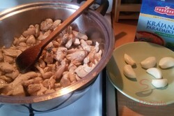 Zubereitung des Rezepts Nudeln mit Hähnchen-Tomaten-Soße, schritt 3