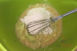 Zubereitung des Rezepts Zucchini-Rolle mit Tomaten und Knoblauch, schritt 2