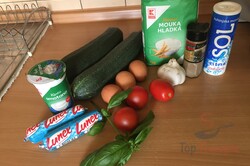 Zubereitung des Rezepts Zucchini-Rolle mit Tomaten und Knoblauch, schritt 1