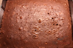 Zubereitung des Rezepts Saftiger Kuchen mit leckerer Schokoladen-Kaffee-Creme, schritt 4