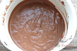 Zubereitung des Rezepts Saftiger Kuchen mit leckerer Schokoladen-Kaffee-Creme, schritt 3