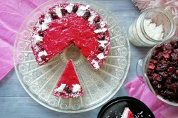 Zubereitung des Rezepts Gesunder Erdbeer-Cheesecake ohne Backen, schritt 5