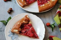 Zubereitung des Rezepts Erdbeer-Galette – fruchtiger Kuchen aus Quark-Teig, schritt 2