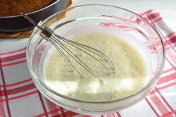 Zubereitung des Rezepts Gesunder Möhrenkuchen mit Zitronen-Sahne-Topping - mit Fotoanleitung, schritt 13