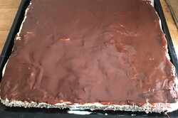 Zubereitung des Rezepts Leckerer Mohnkuchen mit Puddingcreme und Schokoladenglasur, schritt 13