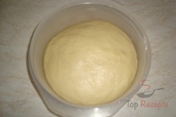 Zubereitung des Rezepts Die besten Milchbrötchen mit Vanillecreme, schritt 3