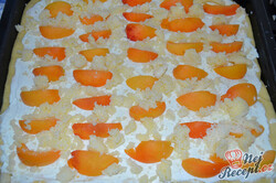 Zubereitung des Rezepts Leckerer Aprikosen-Kuchen mit Quark, schritt 7