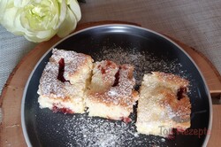 Schneller Quarkkuchen mit Pflaumenmus - ein Tassenrezept, schritt 2