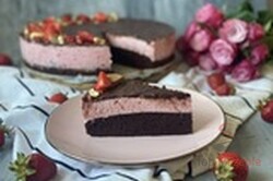 Zubereitung des Rezepts Glutenfreier Kakaokuchen mit Erdbeerschaum, schritt 8