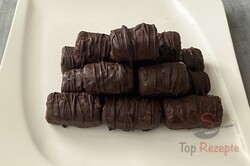 Zubereitung des Rezepts Schokoladenstangen aus nur 3 Zutaten - ohne Backen, schritt 1