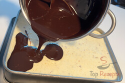Zubereitung des Rezepts Bueno-Torte mit Nutella-Glasur: So lecker wie Buenos aus dem Laden, schritt 6