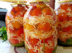 Rezept Der beste Wintervorrat: eingemachter Tomaten-Möhren-Weißkohl-Salat