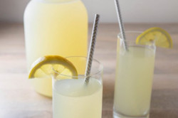 Eisgekühlte Limonade selber machen: 12 Rezeptideen für die perfekte Erfrischung an heißen Sommertagen, schritt 12