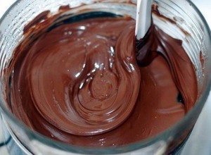 Rezept 3 Tipps für eine Schokoladenglasur, die beim Anschneiden nicht bricht