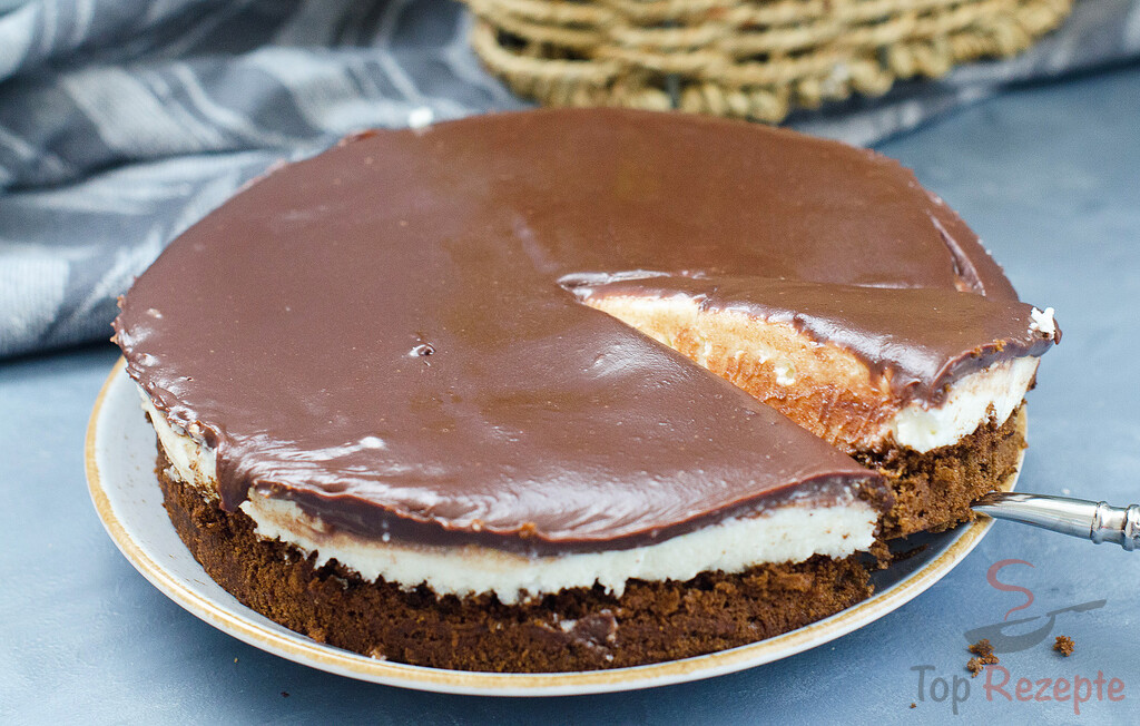 Köstliche Schokoladen-Sahne-Torte - in 30 Minuten fertig | Top-Rezepte.de