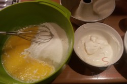 Zubereitung des Rezepts Quark-Aprikosen-Gugelhupf, schritt 2