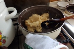 Zubereitung des Rezepts Die besten Windbeutel mit Vanille- und Karamellcreme, schritt 6
