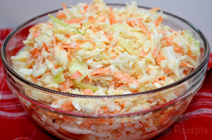 Rezept Super schmackhafter Weißkohl-Möhren-Salat wie aus dem Restaurant