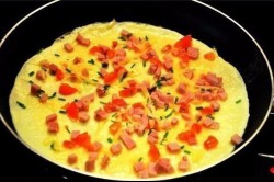 Zubereitung des Rezepts Das beste Omelett zum Frühstück, schritt 1
