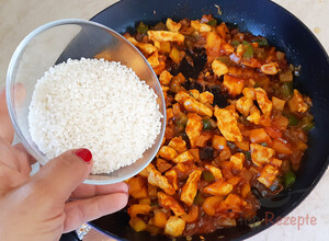 Rezept Hähnchen mit Paprika und Reis - One-Pot-Reis mit Hähnchen