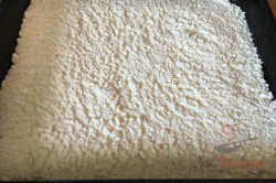 Zubereitung des Rezepts Einfacher Blechkuchen mit Quark, Heidelbeeren und Streuseln, schritt 9