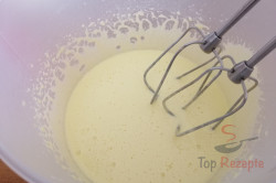 Zubereitung des Rezepts Vanillecremetorte nach Sandwich-Eis Art (ohne Backen), schritt 1