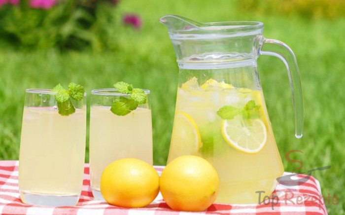 Günstige und leckere erfrischende Limonade für den Sommer
