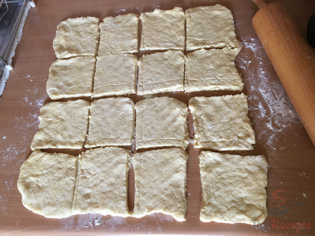 Rezept aus Omas Küche: Quarktaschen mit Hefeteig – Omas Kochrezepte