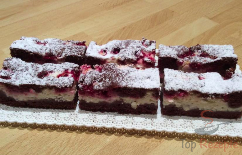 Blechkuchen mit Quark und Obst (Tassenrezept) | Top-Rezepte.de