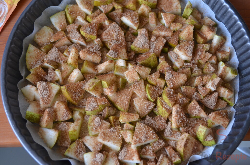 Umgedrehter Birnenkuchen – Obstkuchen nach Omas Rezept - saraokla