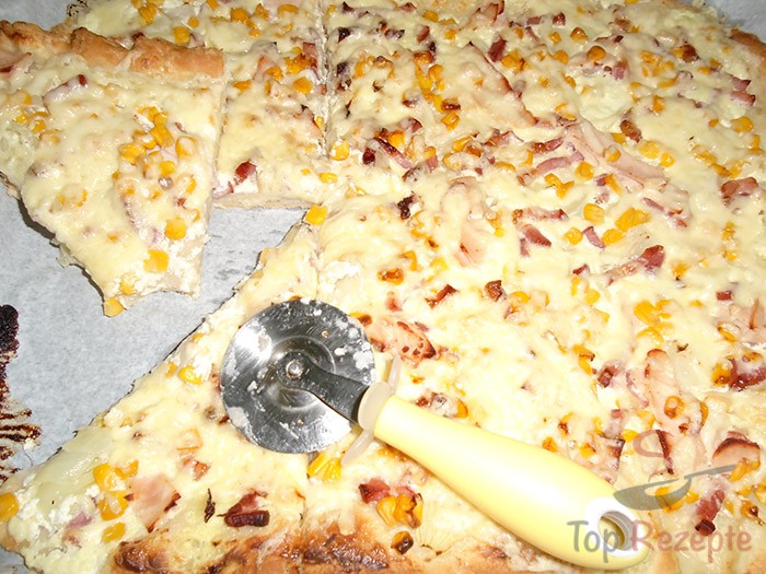Sahne-Pizza mit Knoblauch | Top-Rezepte.de