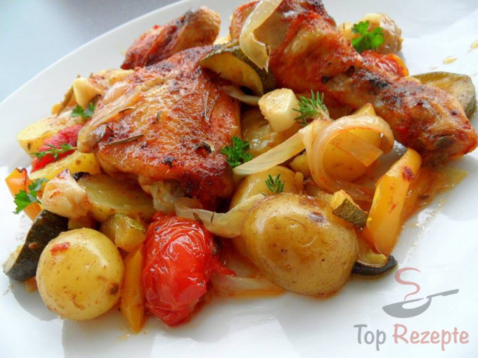 Hähnchen mit Kartoffeln und Gemüse aus dem Ofen | Top-Rezepte.de